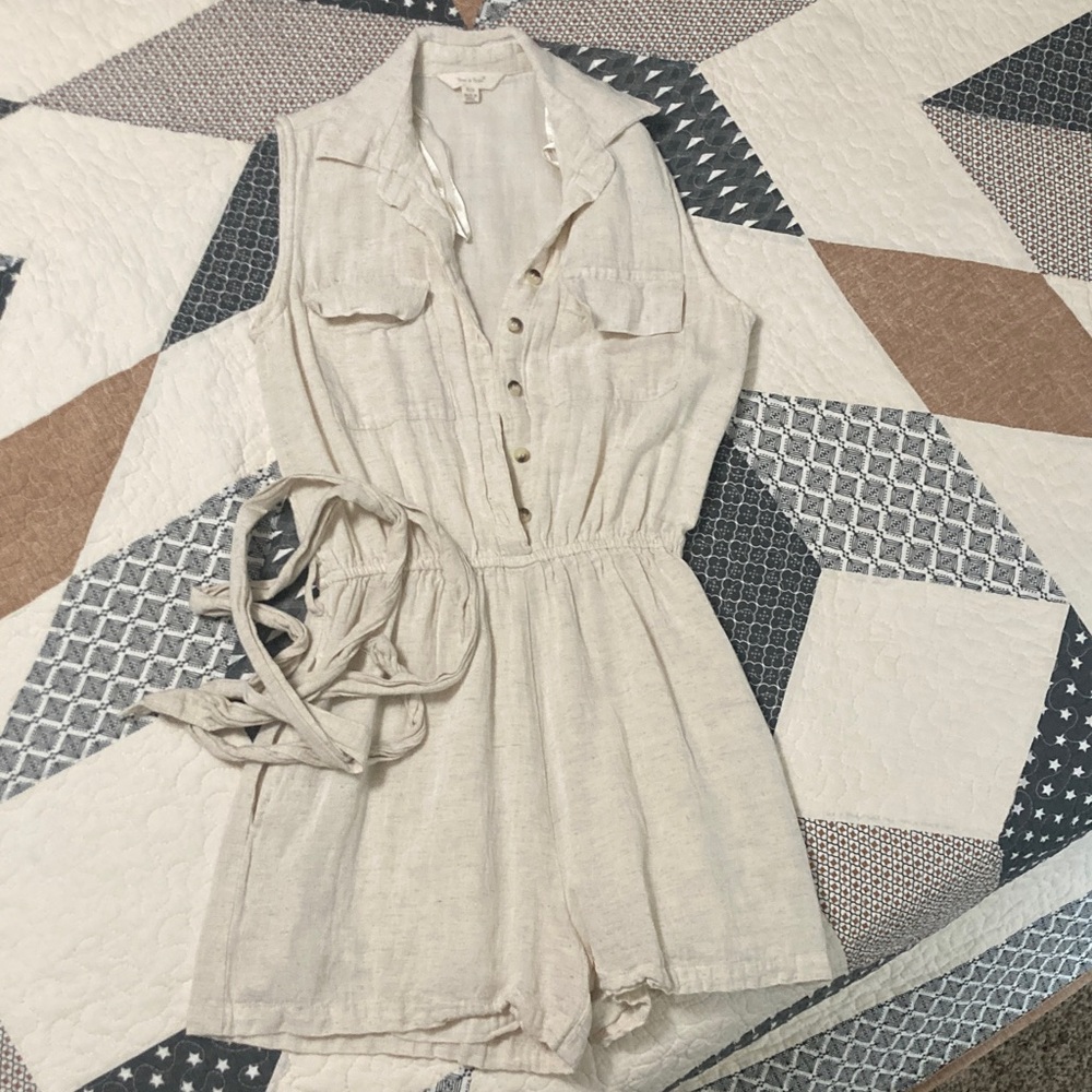 Sleeveless Cream Linen Romper with Tie Waist